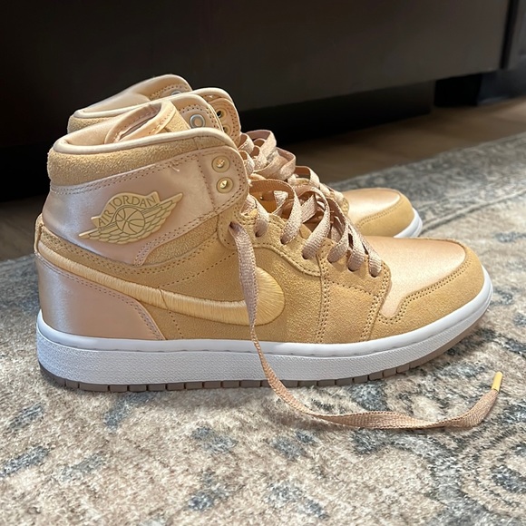 NIKE | Air Jordan 1 Iced Peach Retro Satin Suede Season of Her Collection Size 8 - Picture 2 of 8